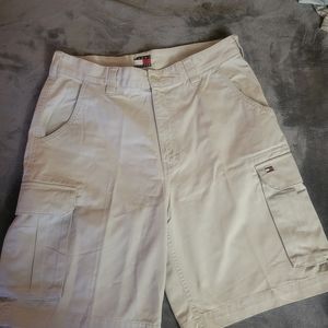 MENS SHORT**TOMMY HILFIGER** KHAKI**33W WAIST** LIKE NEW